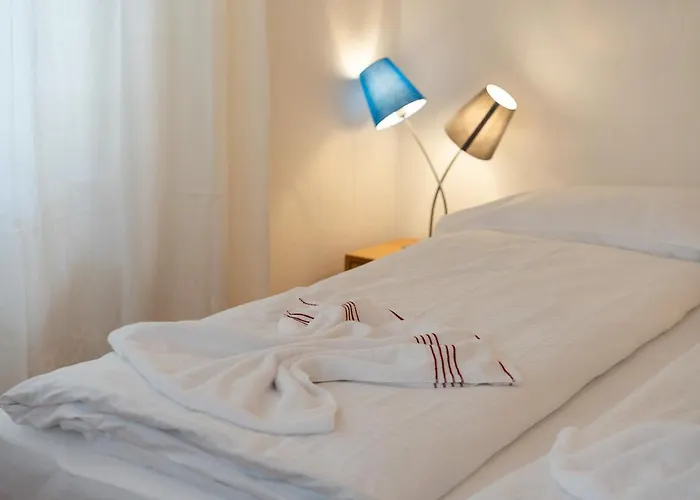 Between Lakes - 54 Lägenhet