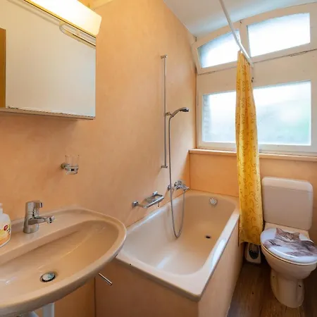 Between Lakes - 54 Apartment *