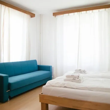 Between Lakes - 54 Apartment *